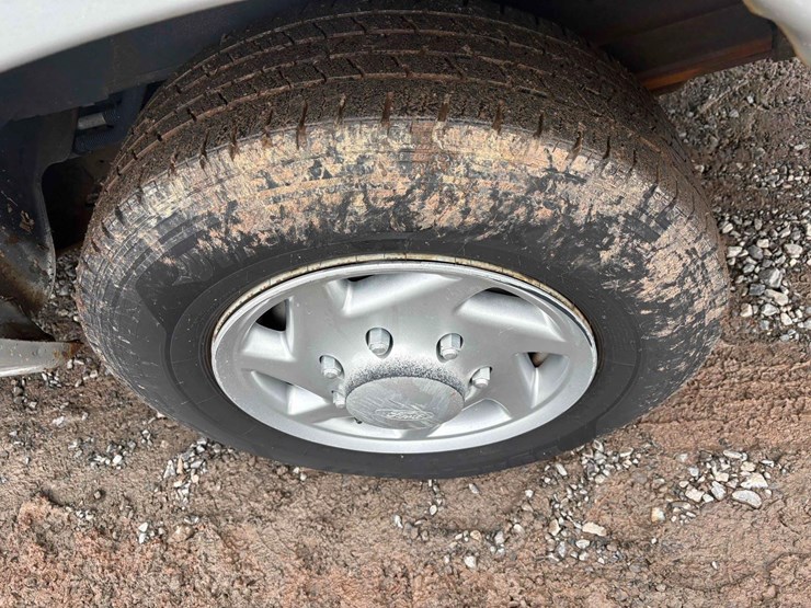 2011-ford-e350-image-5