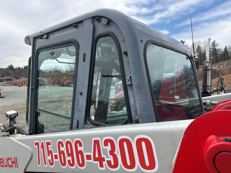 takeuchi-tl240-image-25