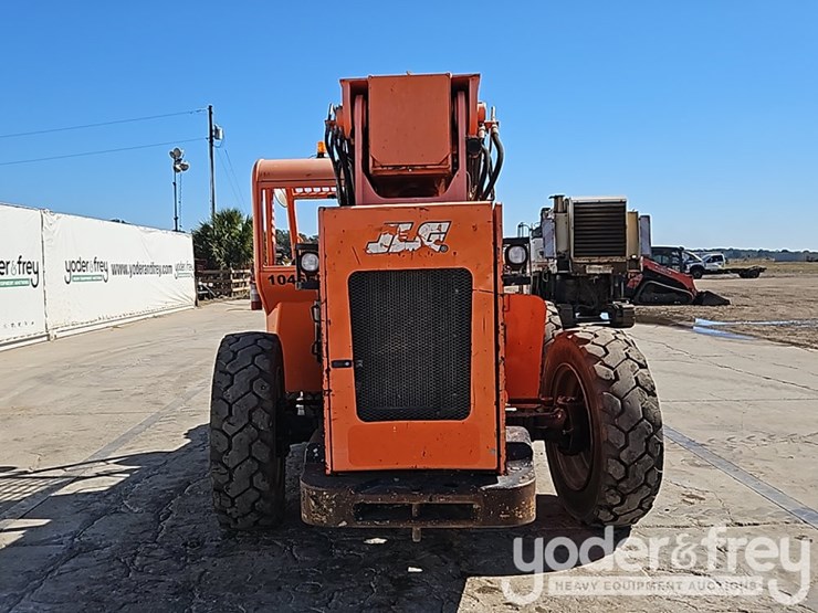 2016-jlg-6042-image-19