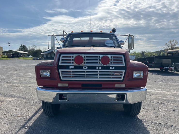 1981-ford-f800-image-5