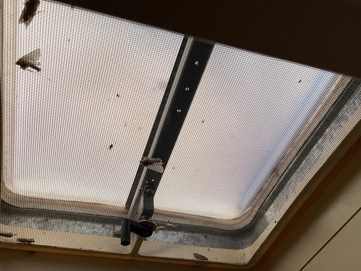 1997-gulf-stream-camper/office-image-45