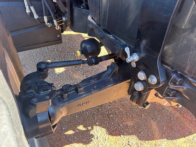 2019-case-ih-farmall-120u-image-24