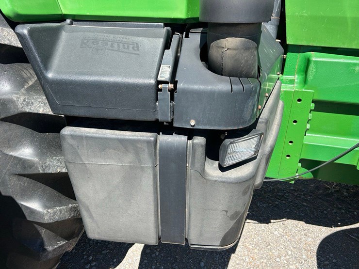 1996-john-deere-8200-image-37