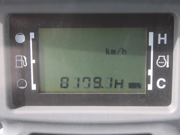 2018-massey-ferguson-1755m-image-33