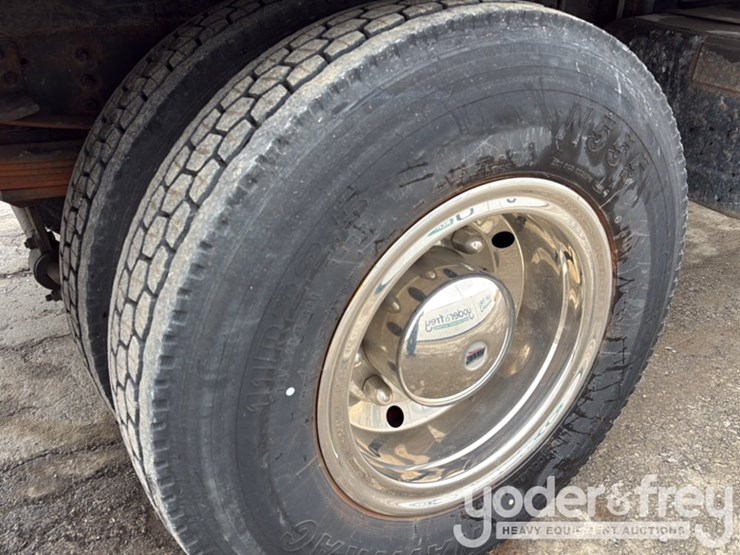 2001-isuzu-npr-image-29