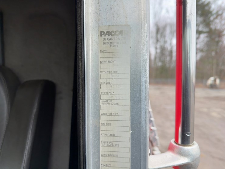 2005-kenworth-t300-image-31