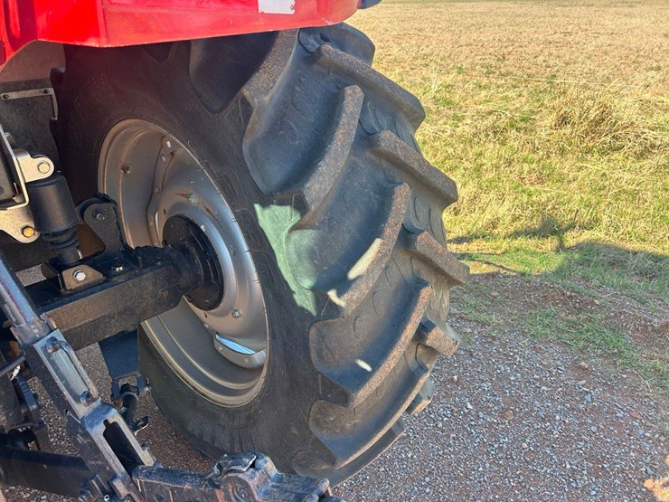 2019-case-ih-farmall-120u-image-7