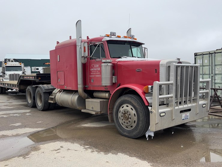 1991-peterbilt-379-sleeper-image-3