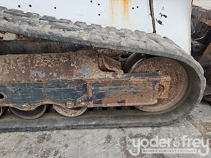 2020-bobcat-t590-image-10