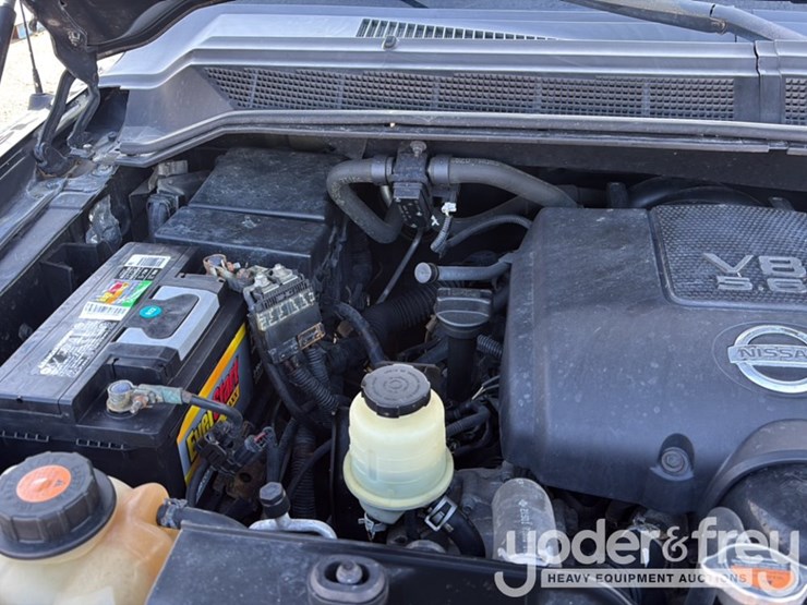 2011-nissan-titan-image-53