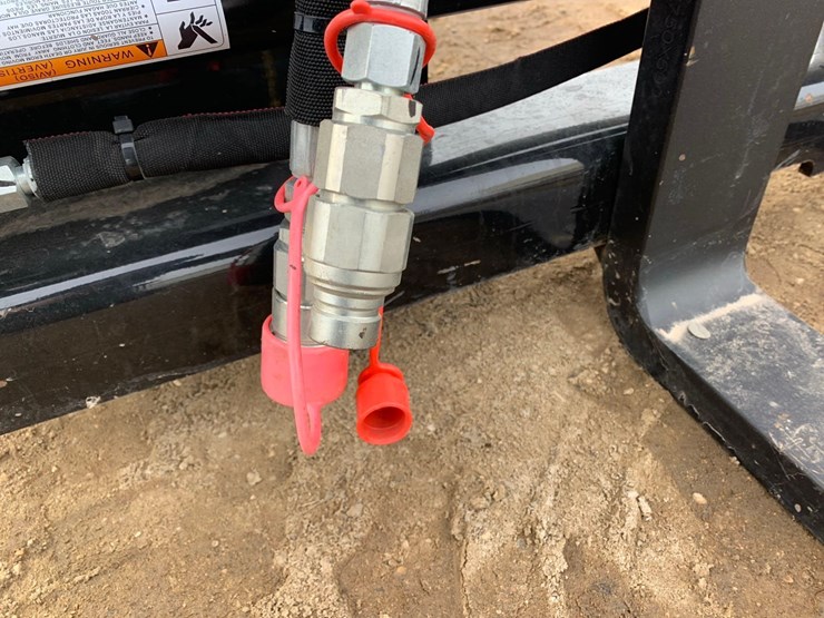 2025-wolverine-skid-steer-hydraulic-pallet-forks-image-7