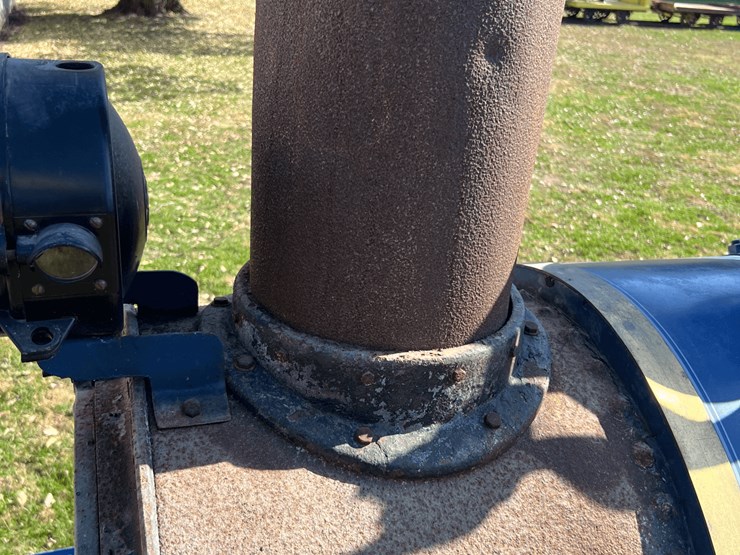 frick-steam-locomotive-with-track-image-71