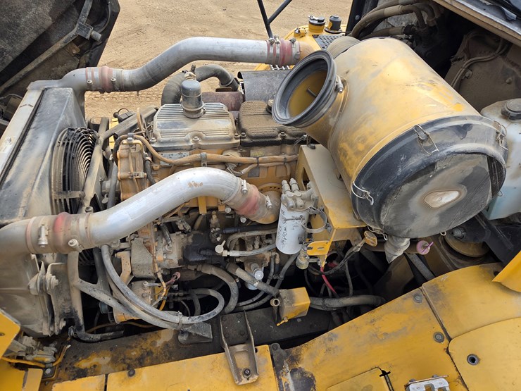 caterpillar-740-image-45