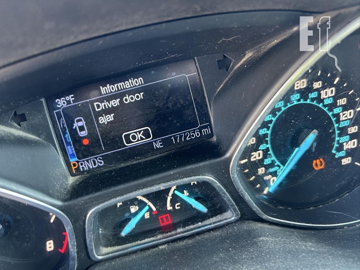 2013-ford-escape-sel-image-16