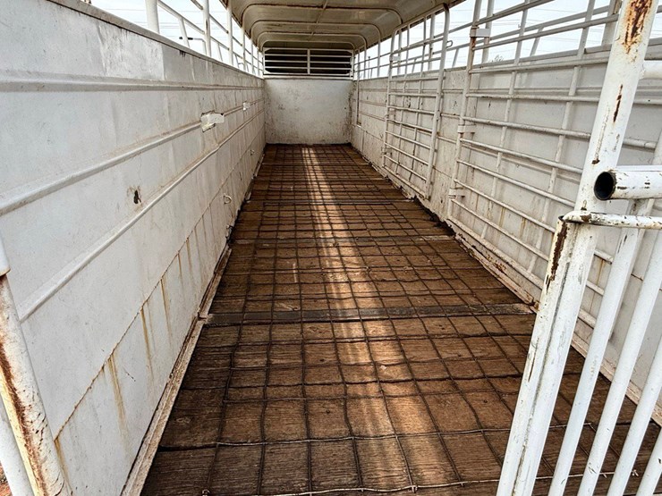 1993-cm-livestock-trailer-image-5