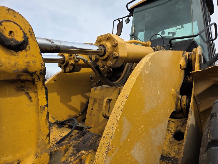 caterpillar-980h-image-13