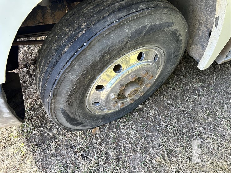 1991-freightliner-fld120-image-25