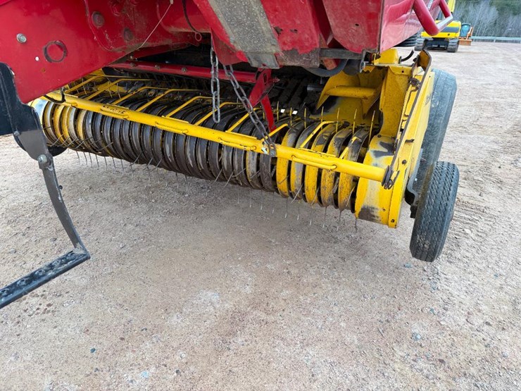 new-holland-br7060-image-24