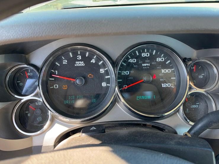 2010-chevrolet-2500-image-16