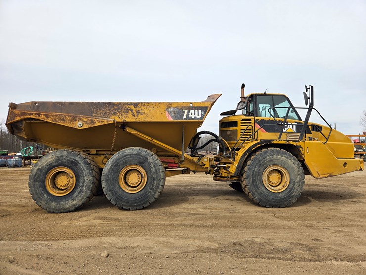 caterpillar-740-image-6
