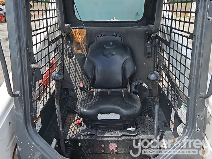 2020-bobcat-t590-image-24