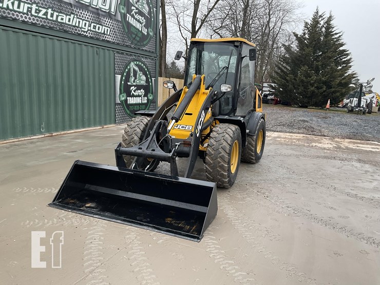 2010-jcb-409-image-8