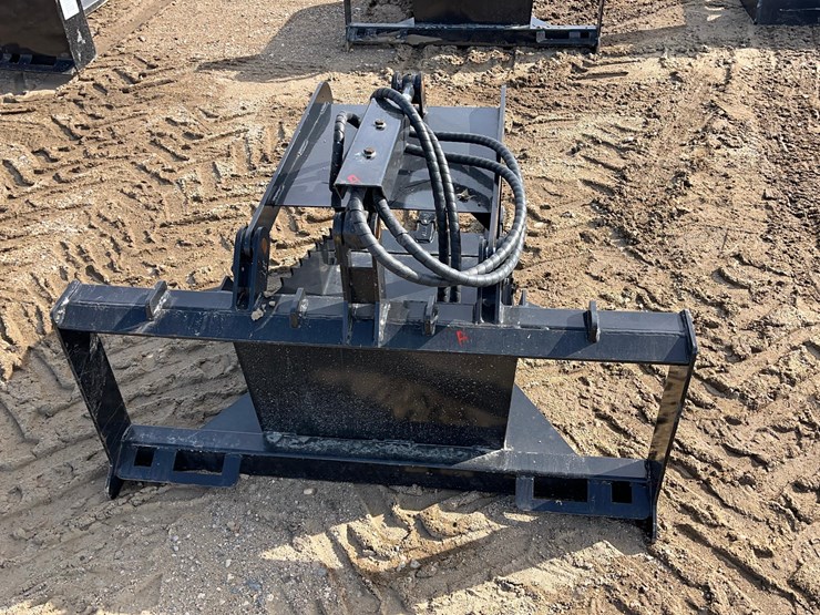 skid-steer-root-ball-grapple-image-3