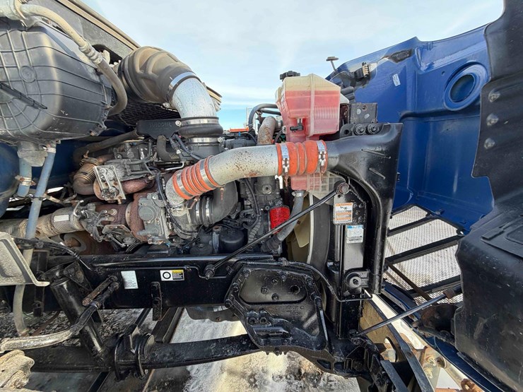 2016-peterbilt-579-image-30