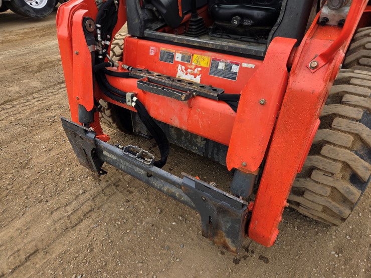 kubota-ssv75-image-10