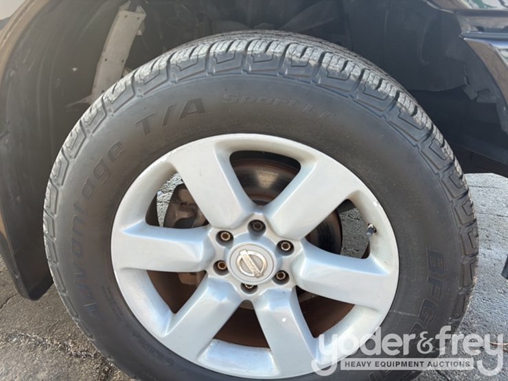 2011-nissan-titan-image-36