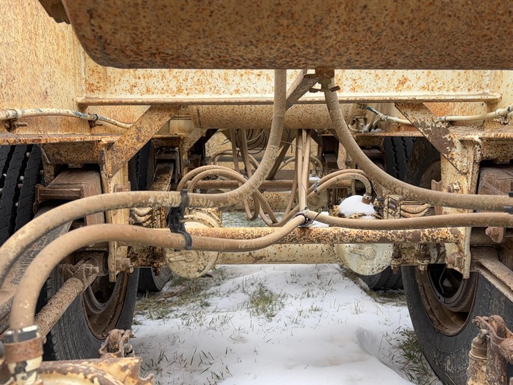 2010-dakota-belly-dump-trailer-image-9