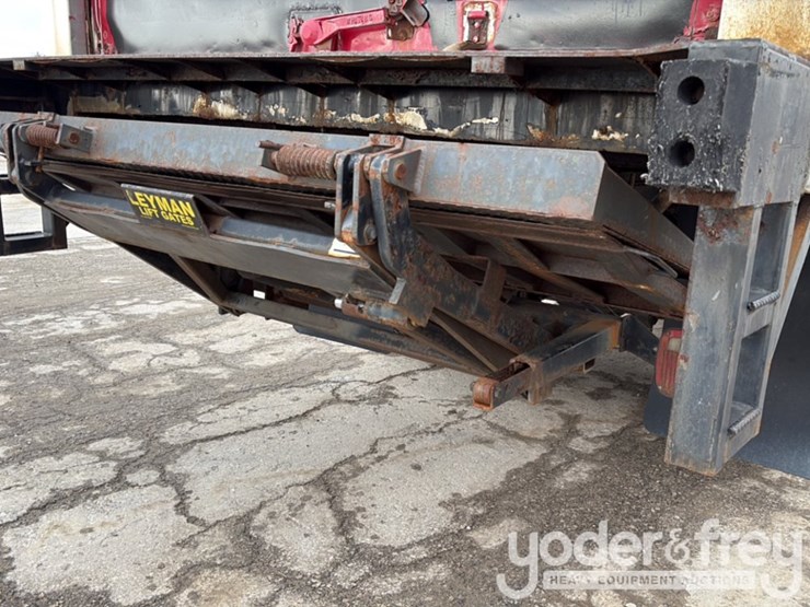 2001-isuzu-npr-image-23