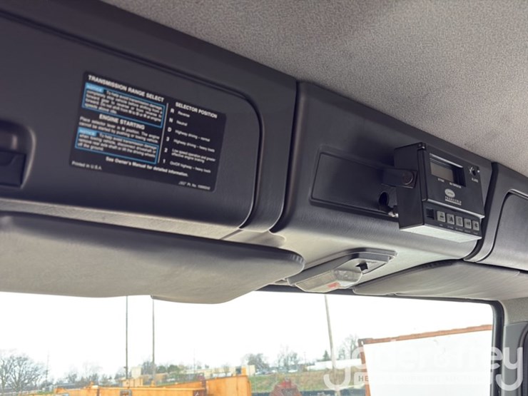 2001-isuzu-npr-image-53