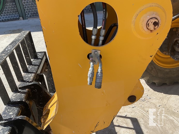 2017-jcb-510-42-image-10