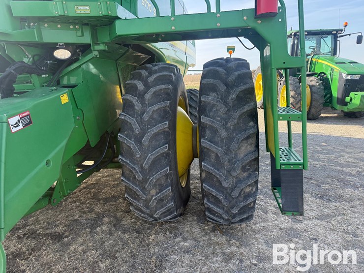 2010-john-deere-9770-sts-image-16
