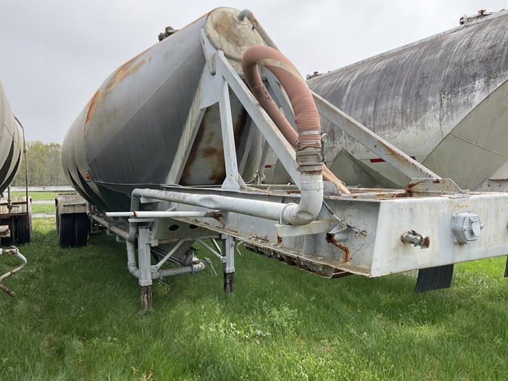 1973-fruehauf-tanker-image-1