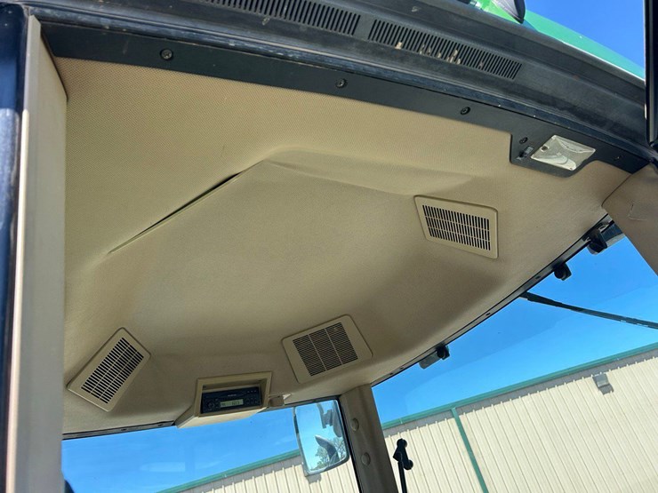 1996-john-deere-8200-image-24