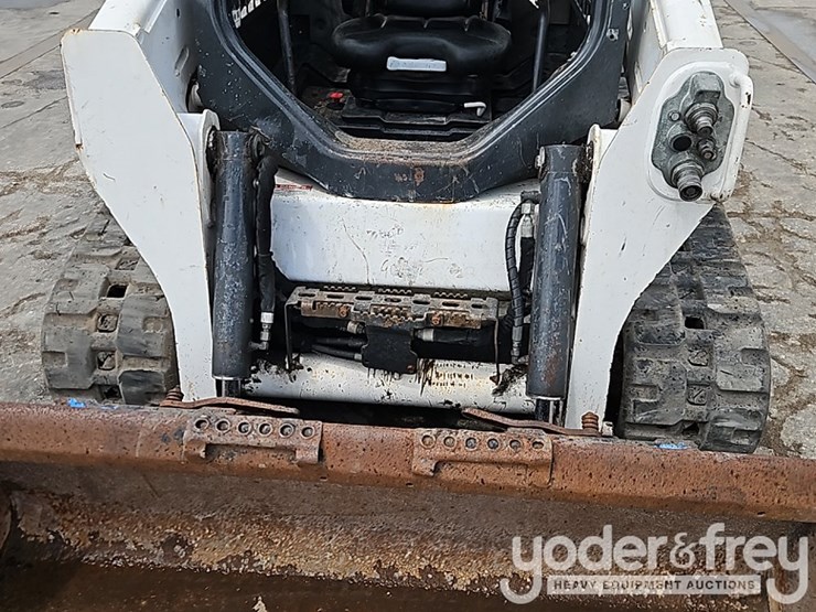 2020-bobcat-t590-image-15