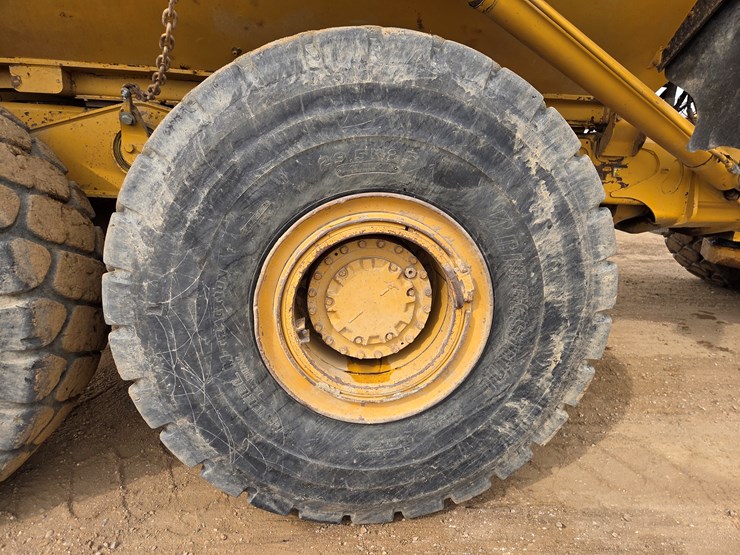 caterpillar-740-image-74