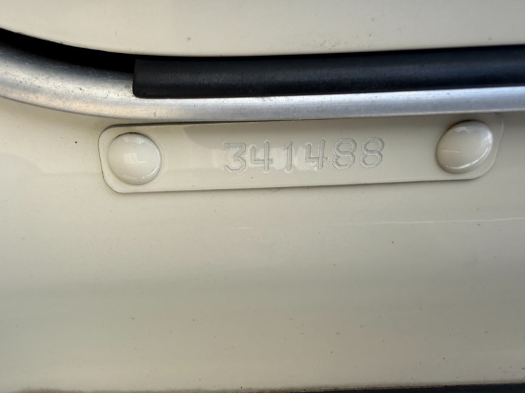 2012-kenworth-900b-image-96