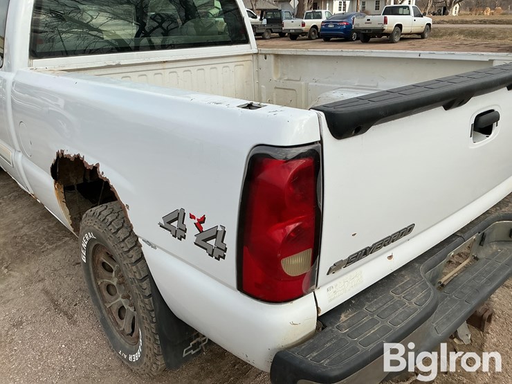 2005-chevrolet-silverado-1500-image-17