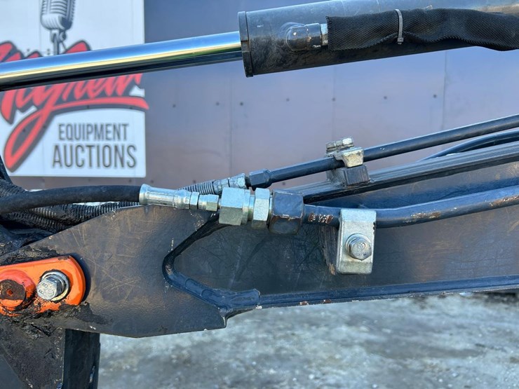 2017-deere-17g-image-10