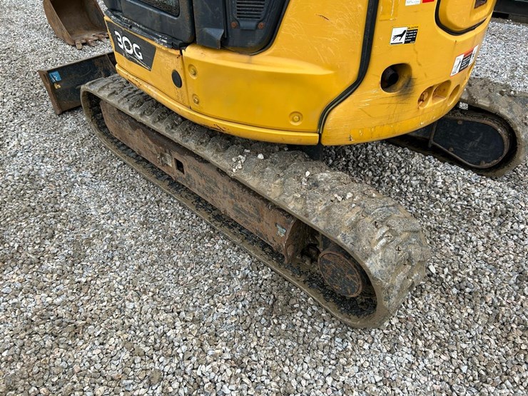 2022-deere-30g-image-16