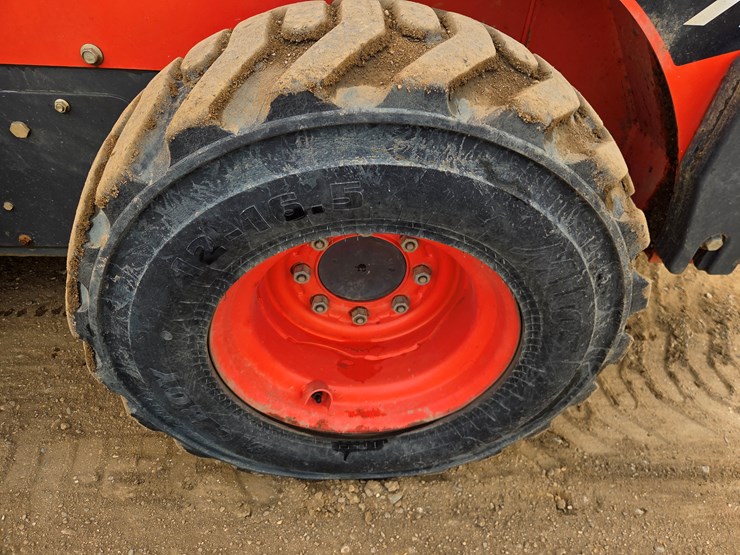 kubota-ssv75-image-48