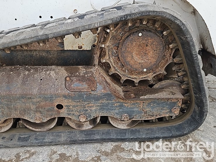 2020-bobcat-t590-image-19