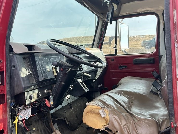 2002-international-4700-image-23