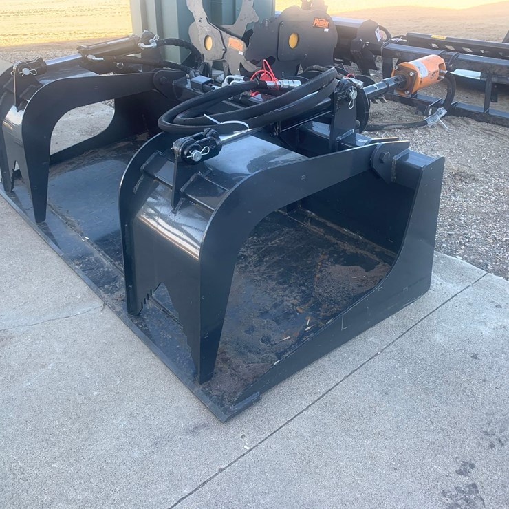 Wolverine Skid Steer Bucket Grapple
