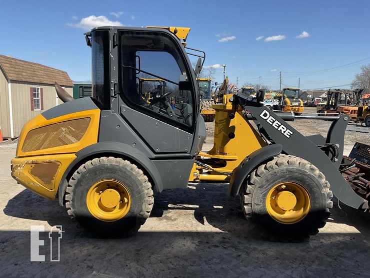 2021-deere-304l-image-5