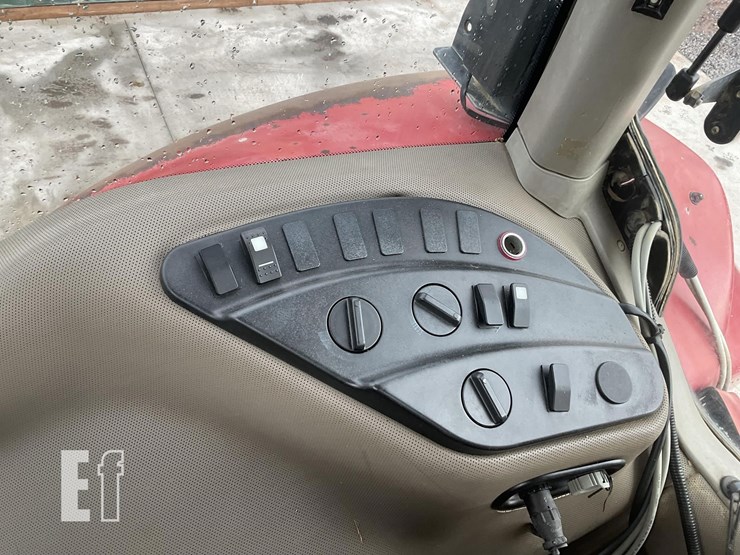 2006-case-ih-magnum-305-image-12