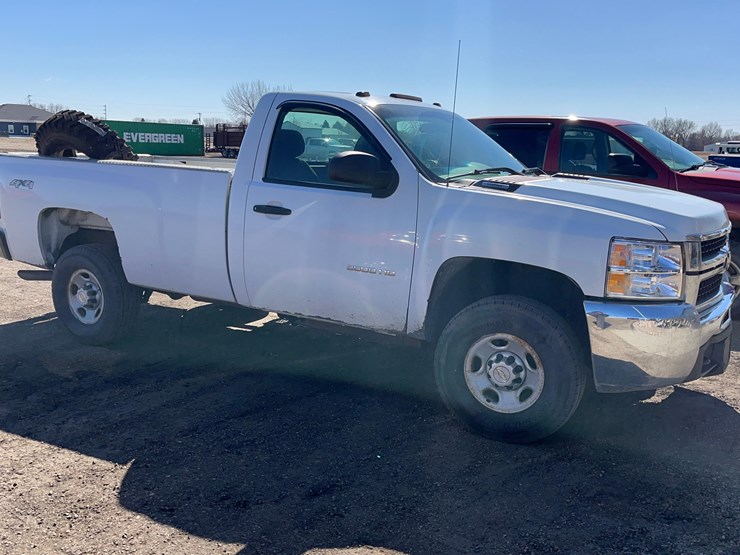 2010-chevrolet-2500-image-4